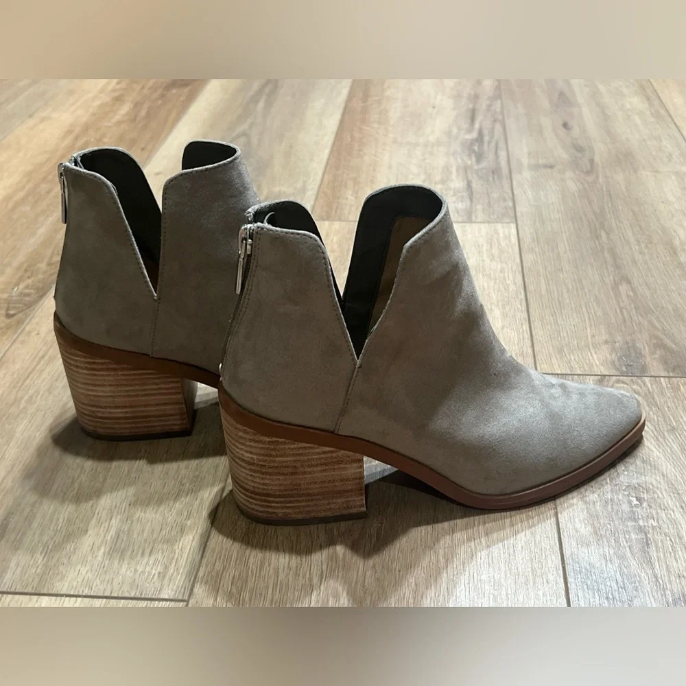 BP Women's Grey Suede Heeled Ankle Booties size 8 - Picture 1 of 8